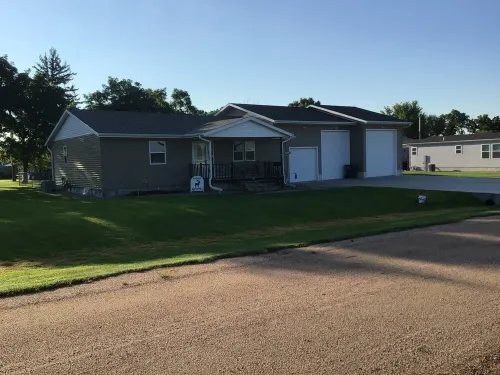 1 mile from the second largest lake in Nebraska with the best fishing & hunting
