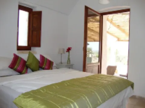 Beautiful hilltop Trulli w/ POOL & A/C in almond & olive grove - TrulliVistas