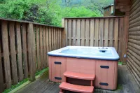 ✧Queen Cabin - wait until you see the BATHROOM!