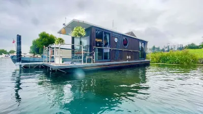 welcome on board - houseboat holidays in Hamburg Billtalstadion附近的飯店