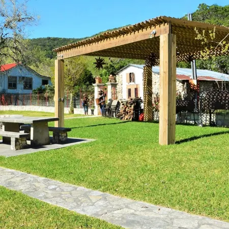 SPECTACULAR LODGE ON PRIVATE RANCH. PERFECT FOR SMALL AND LARGE GATHERINGS!