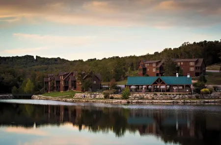 Cozy 4Bd Chalet in Branson w/ Pool, Lake, Golf, and Activities!