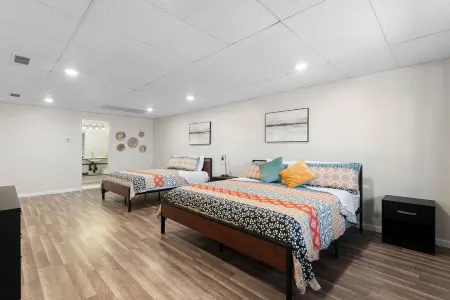 Modern Branson Family Cabin | Game Room | Sleeps 12