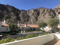 Beautiful Single Story Legacy Villas Townhome, Panoramic Mountain Views!