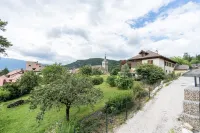 Talloires Village / New Residence / Beach on foot