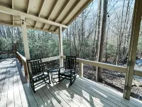 - NEWLY RENOVATED - cabin in gated, mountain community ~ sleeps 6 ~ wifi