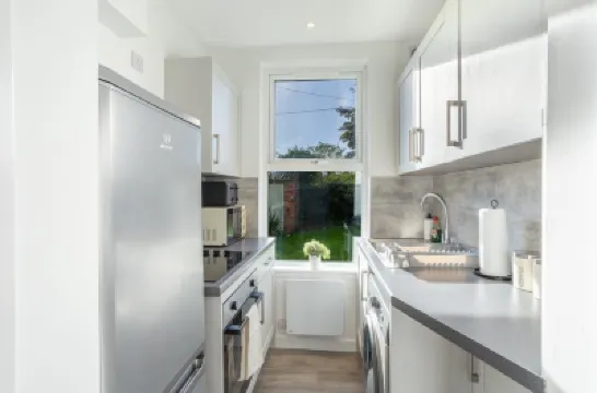 Beautiful Ground Floor Apartment Hotels in 