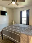Relaxing Hillside Getaway with a Mountain View Hotels near Currahee Brewing Company