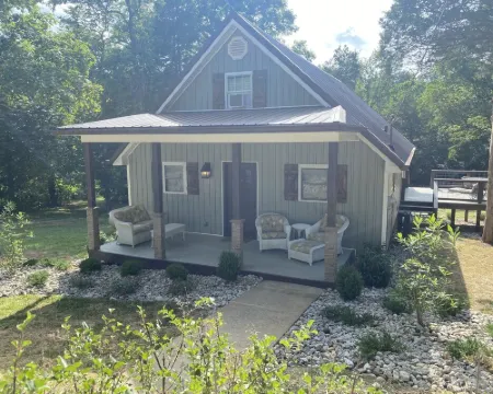 Lakefront Diamond on The Rough Hotels in Grayson County