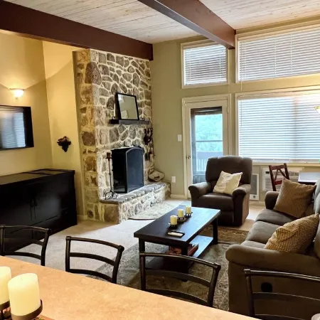 Steps to slopes at Bryce Resort! Family-sized condo with balcony and fireplace