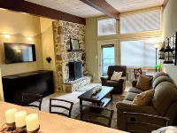 Steps to slopes at Bryce Resort! Family-sized condo with balcony and fireplace Hotels in Basye