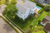 Heated pool and spa. Walk to the beach.  With elevator.