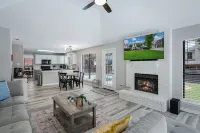 Tranquil Home with Pool sleeps 8