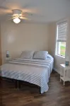 Apple View- Quiet, handicap accessible country home with a hot tub!