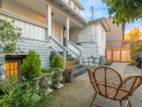 NEW Best LOCATION in Downtown Edmonds Hotels in Edmonds