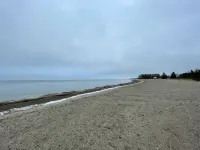 Cozy 3-bedroom vacation home just steps to Lake Huron
