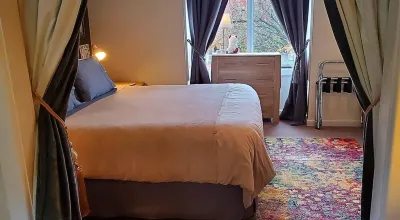 Cat On The  Hat Cottage ~MeOw MeOw~5 stars 🌟🌟🌟 🌟 🌟 😻 property