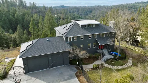 Breathtaking Sierra Foothills Sunset Views w/Hot Tub, Volleyball, and EV Charger