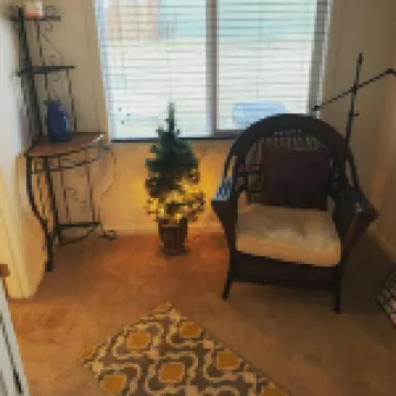 Cute Bungalow w/ garage Downtown Redmond - 4 guests