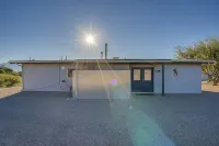 Private 2 Bedroom Mountain View Casita - Completely New in 2017 - Desert Setting