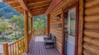 Luxury Cabin at Mirror Lake Retreat