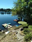 Guppies Lake Cottage - Private Access Lake Dock, close to Mt. Rainier