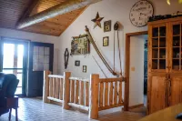 Cozy 1-bedroom log home in scenic rural Carroll County-Delphi