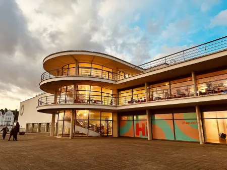 Cosy Seaside Cottage sleeps 6 pets welcome Отели в г. Бексхилл-он-Си