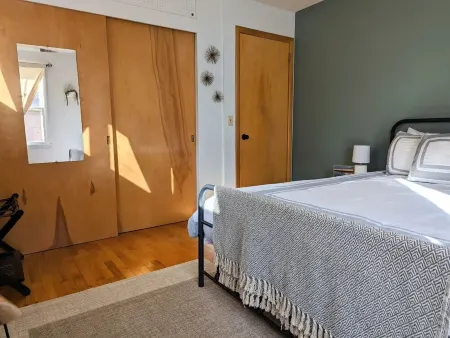 Tranquil Waters retreat with Lake Access and all the amenities to feel at home .