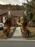 Quiet acreage Exit 407 I 40 Sevierville/ Pigeon Forge  gateway to the Smokies - Farmhouses