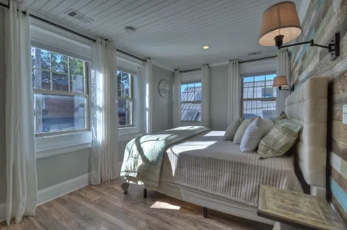 Luxury modern rustic suite in downtown Blue Ridge - Newly Remodeled & Updated!