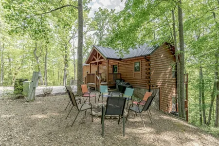 Serendipity Cabin- Relax & Recharge at RRG