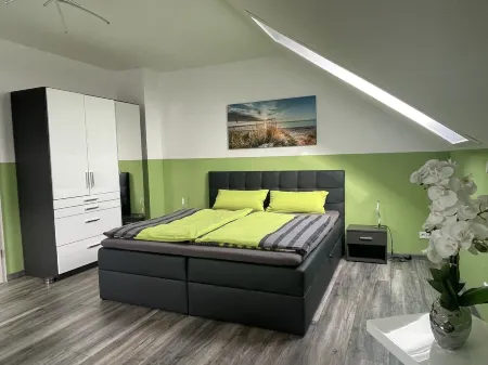 Schöne Ferienwohnung für 2 bis 6 Personen 80 qm Отели рядом с достопримечательностью «Märkischer Golfclub Potsdam»