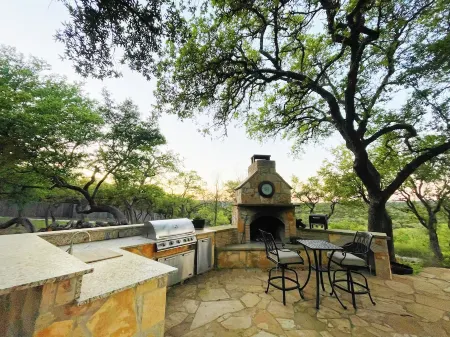 Luxury Private Ranch Style Villa