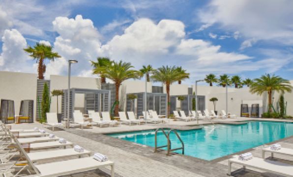 The Daytona, Autograph Collection