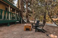 Holiday Getaway - 10 Mins. from Snow Valley Ski Resort 러닝 스프링즈 호텔