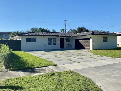 Such as house with heated pool, near to parks and lakes Hotels near Miami Lakes Jewelers