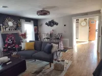 Newly Renovated Stylish 3rd Floor Apartment 5 mins from Country Club Plaza