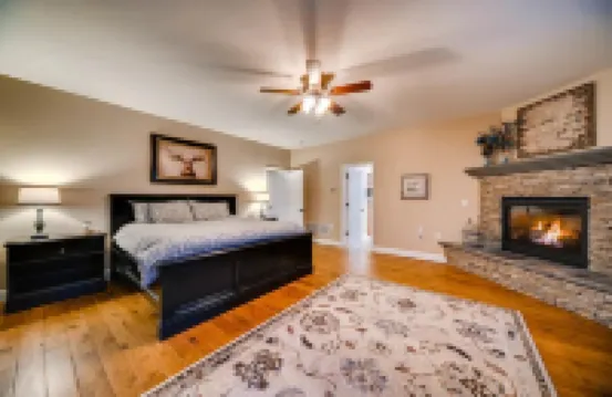 Modern Home, 3 Family Rooms, 3 Decks, 1 Mile from Broadmoor, 500’ above CoS.