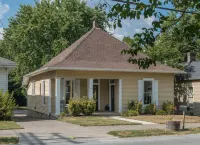 Gorgeous interior, walk to downtown, amazingly renovated historic 1901 house! - 4-Star