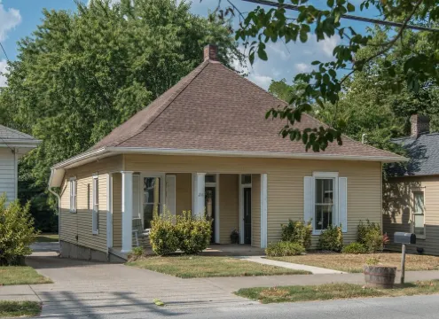 Gorgeous interior, walk to downtown, amazingly renovated historic 1901 house!
