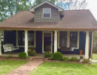 Charming, trendy home in quaint downtown historic district of Cleveland