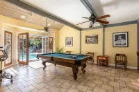 Large family Gathering? Have them all under one roof in this beautiful setting
