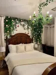 The Creekside Victorian Retreat- Charming house w/ AC & WIFI in downtown NC