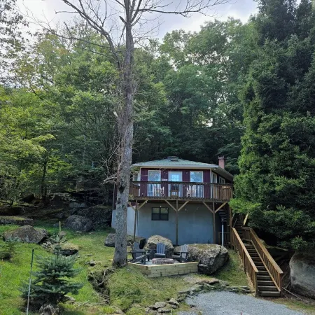 Dogs ‖ S'mores & Fire ‖ 2 Mins to Slopes ‖ Paved Road Access