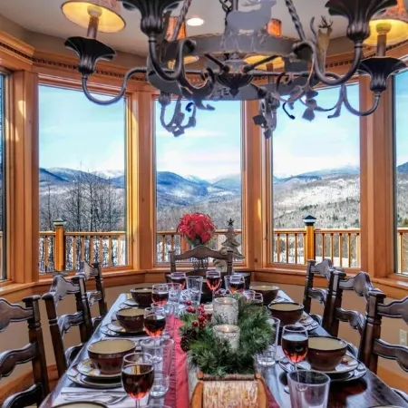 9 Bdrm Premiere Luxury Estate Sleep 26 Movie Theater, Pool,Spa,Game Rm,Steam Rms
