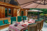 Chalet with whirlpool bath, exceptional panorama and sunshine.