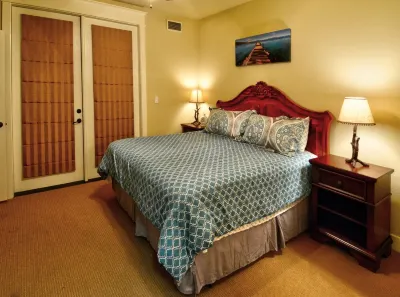 Cozy and Charming Hill Country Lakeview Oasis