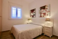Detached house on the beach of Oliva in Urb. Kiko, on a private plot