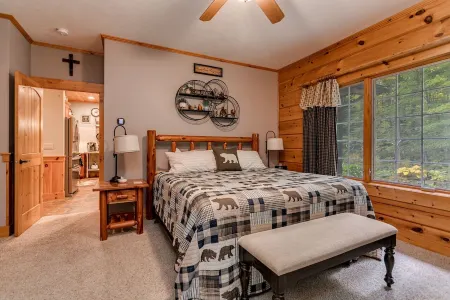 Immaculate Hand-Hewn Log Cabin ~ Private Wooded Setting In Egg Harbor